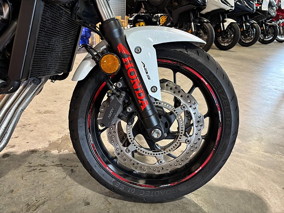 Honda CB650F 7 of 12