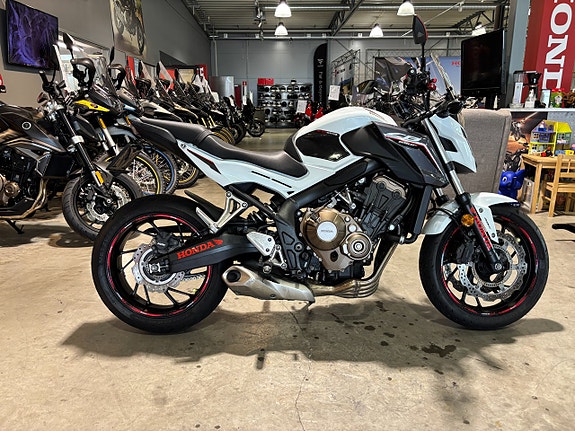 Honda CB650F 2 of 12