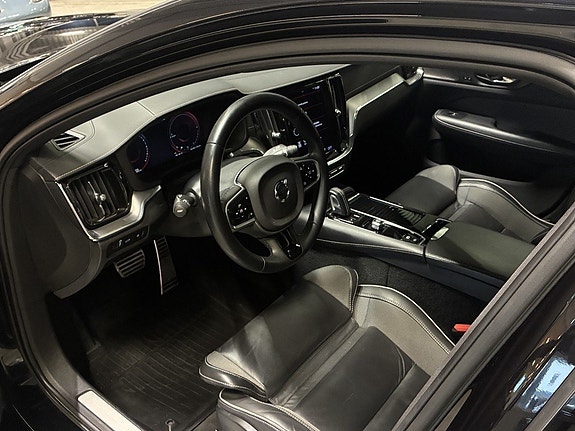 Volvo V60 9 of 23