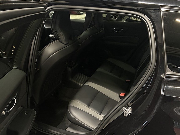 Volvo V60 12 of 23