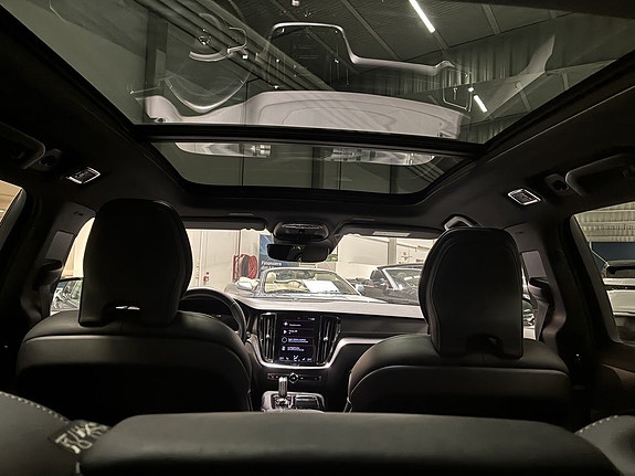Volvo V60 16 of 23