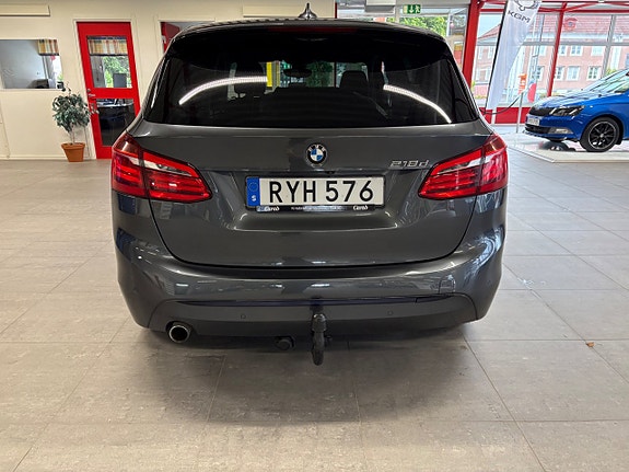 BMW 218d 4 of 13