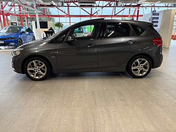 BMW 218d 2 of 13