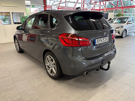 BMW 218d 3 of 13