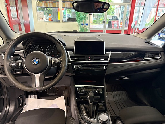 BMW 218d 11 of 13