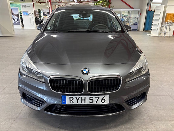 BMW 218d 8 of 13