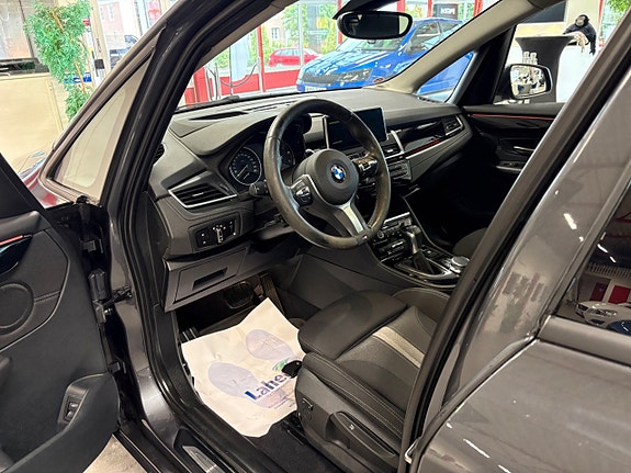 BMW 218d 9 of 13