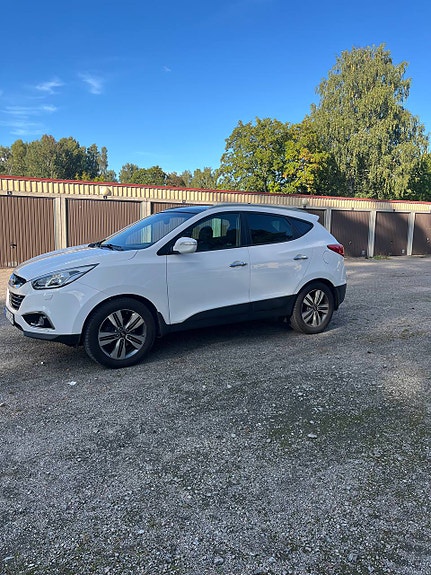 Hyundai ix35 2 of 11