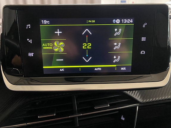 Peugeot 208 13 of 19