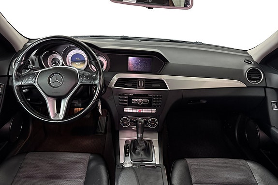 Mercedes-Benz C220 5 of 15