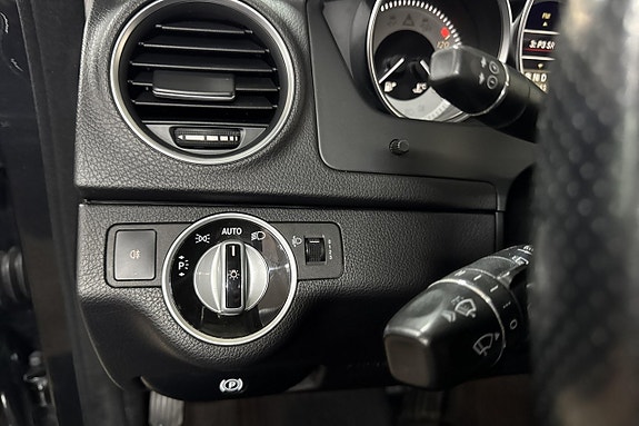 Mercedes-Benz C220 10 of 15