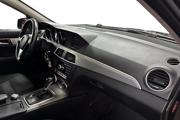 Mercedes-Benz C220 13 of 15