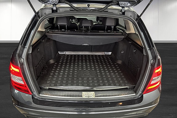 Mercedes-Benz C220 15 of 15
