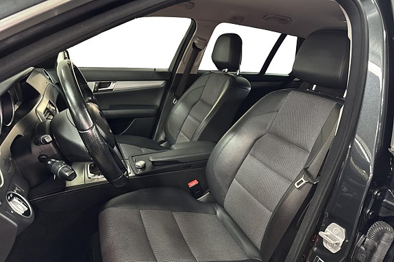 Mercedes-Benz C220 11 of 15