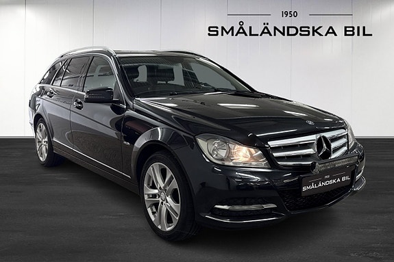 Mercedes-Benz C220 2 of 15