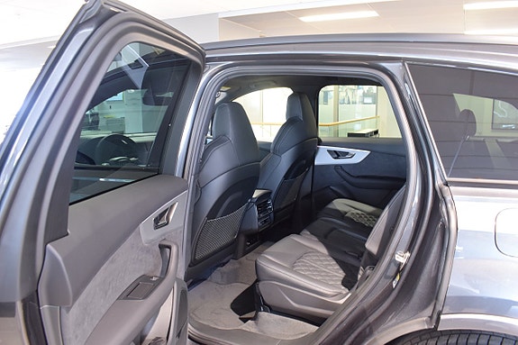Audi Q7 6 of 7