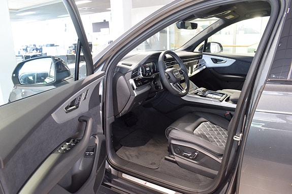 Audi Q7 4 of 7