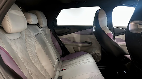 BYD Dolphin 5 of 12