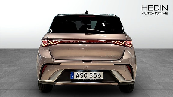 BYD Dolphin 7 of 12