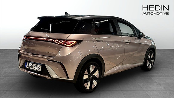 BYD Dolphin 2 of 12