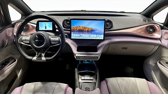 BYD Dolphin 4 of 12