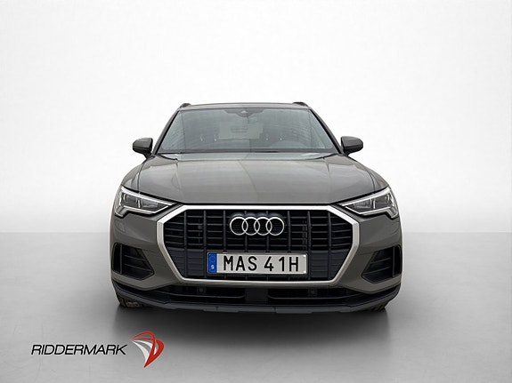 Audi Q3 2 of 27
