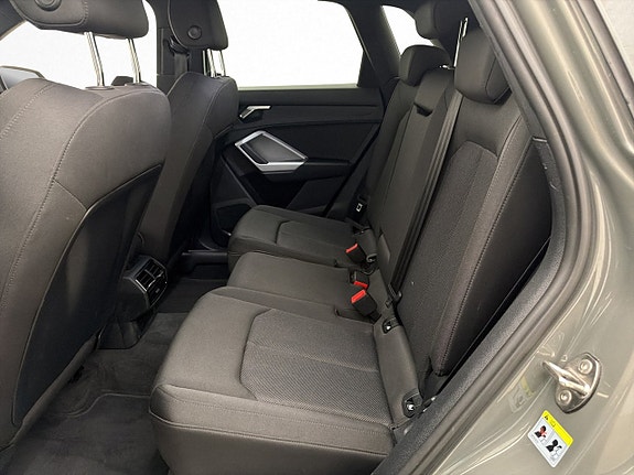 Audi Q3 23 of 27