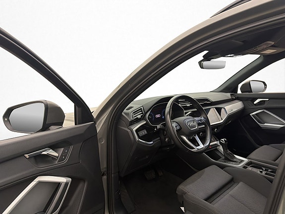 Audi Q3 10 of 27