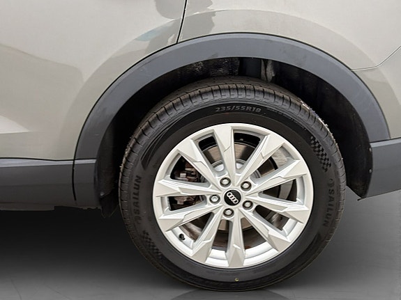 Audi Q3 25 of 27