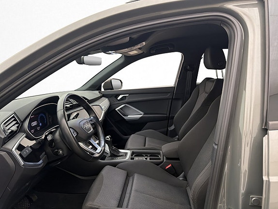 Audi Q3 11 of 27