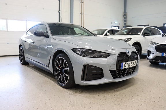 BMW i4 3 of 30