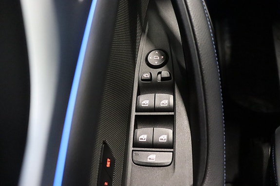 BMW i4 23 of 30