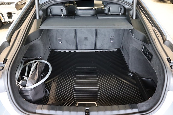 BMW i4 7 of 30