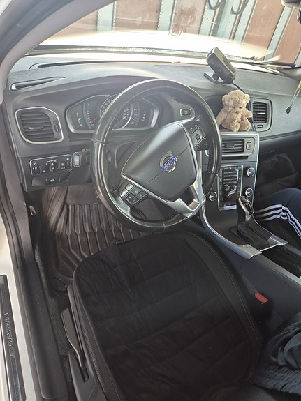Volvo V60 3 of 9