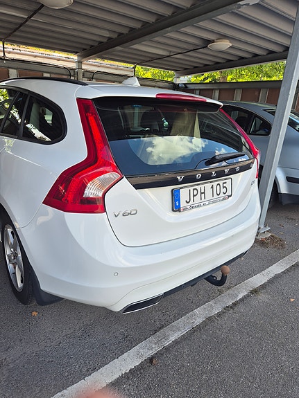 Volvo V60 4 of 9