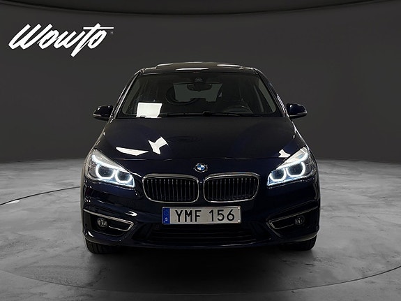 BMW 225xe 2 of 18
