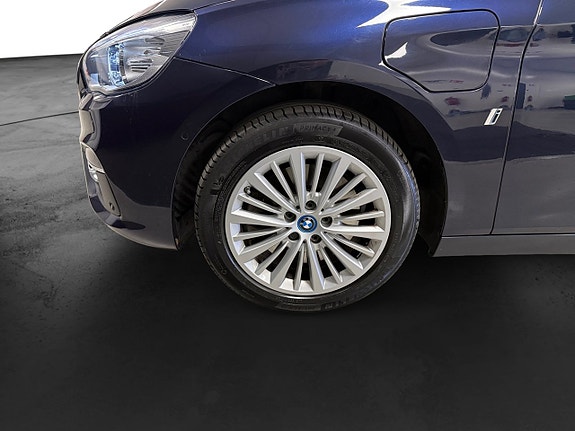 BMW 225xe 18 of 18