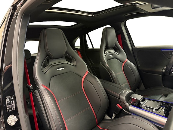 Mercedes-Benz GLA45 12 of 17