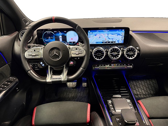 Mercedes-Benz GLA45 13 of 17