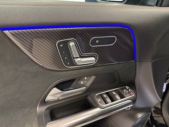 Mercedes-Benz GLA45 9 of 17
