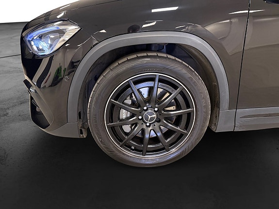 Mercedes-Benz GLA45 16 of 17