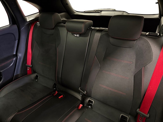Mercedes-Benz GLA45 11 of 17