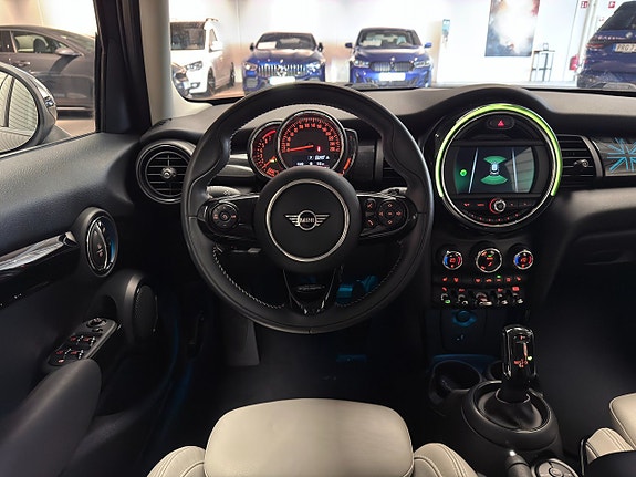 MINI Cooper 10 of 20