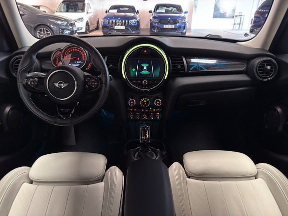 MINI Cooper 9 of 20