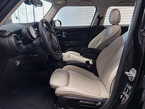 MINI Cooper 12 of 20