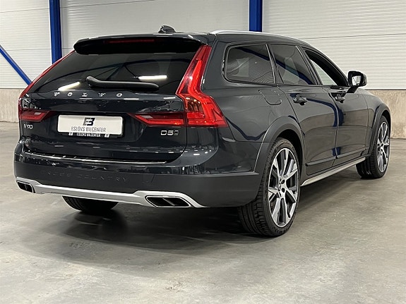 Volvo V90 Cross Country 3 of 26