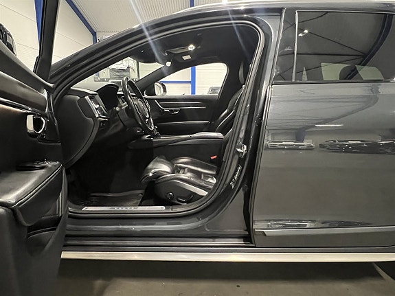 Volvo V90 Cross Country 7 of 26