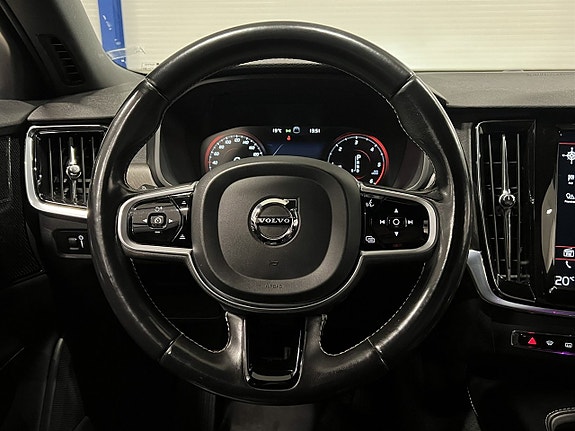 Volvo V90 Cross Country 10 of 26