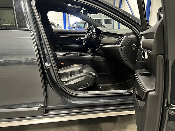 Volvo V90 Cross Country 14 of 26