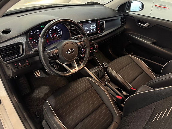 Kia Rio 11 of 23